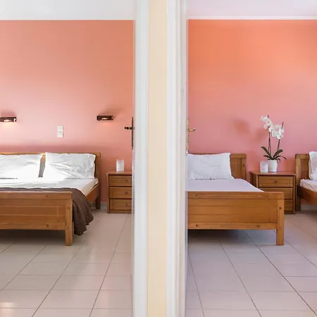 Socrates بيت ضيافة